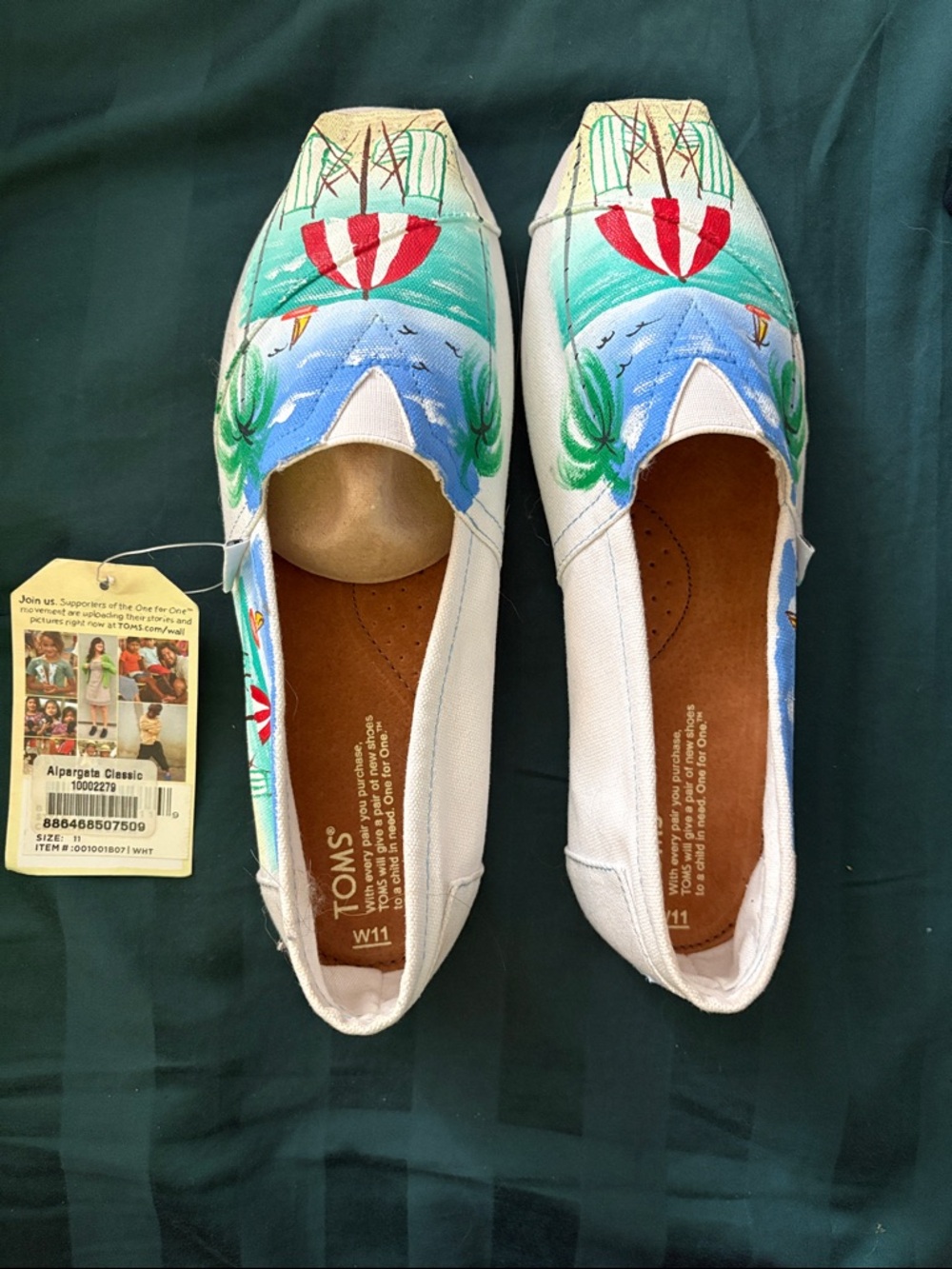 NWT Toms White Canvas Slip-On Flats with Hand-Painted Beach Motif